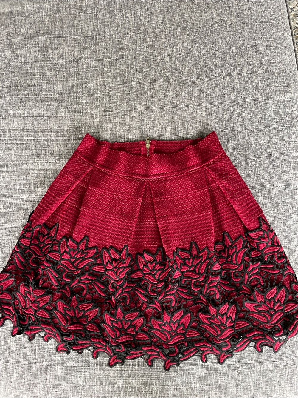 Alya Red Circle Bandage Skirt with Black Floral Lace Hem